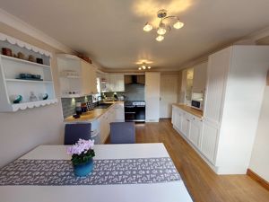 Kitchen/ diner- click for photo gallery